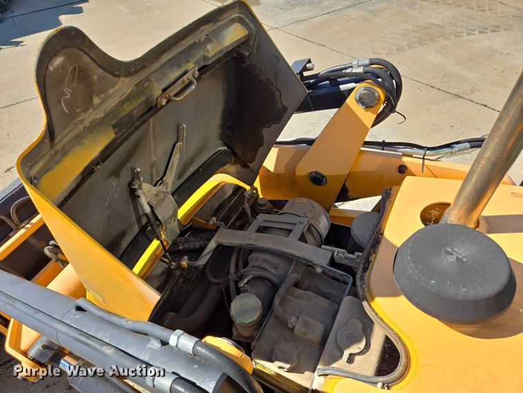 image for item DY1198 2008 JCB 2CX backhoe