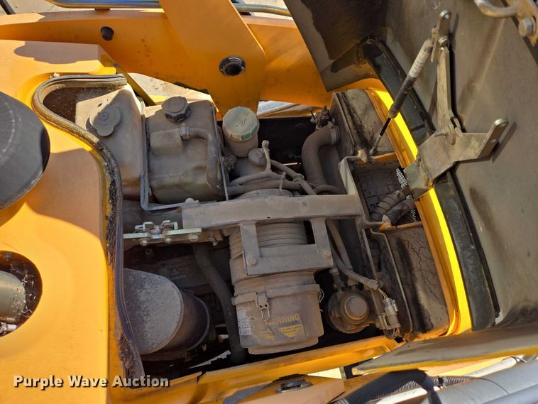 image for item DY1198 2008 JCB 2CX backhoe