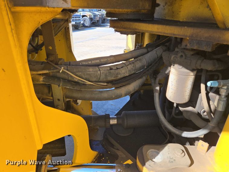 image for item DY1199 2005 New Holland LW230.B wheel loader