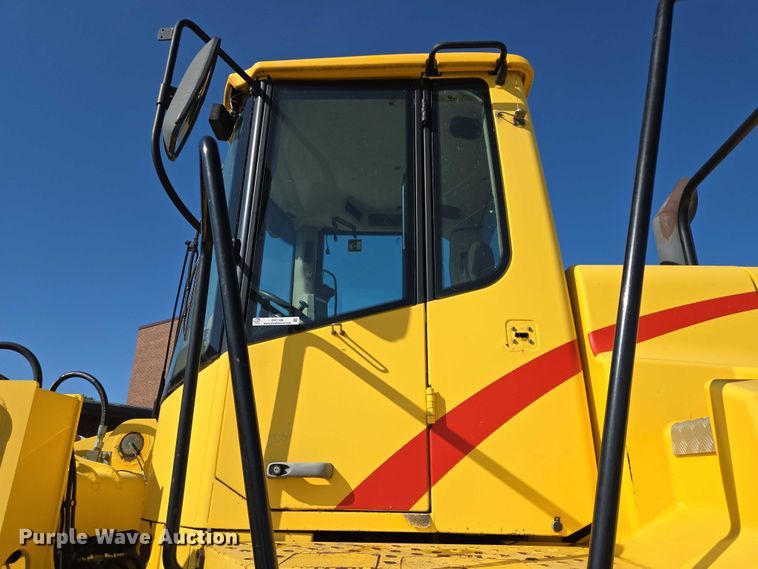 image for item DY1199 2005 New Holland LW230.B wheel loader