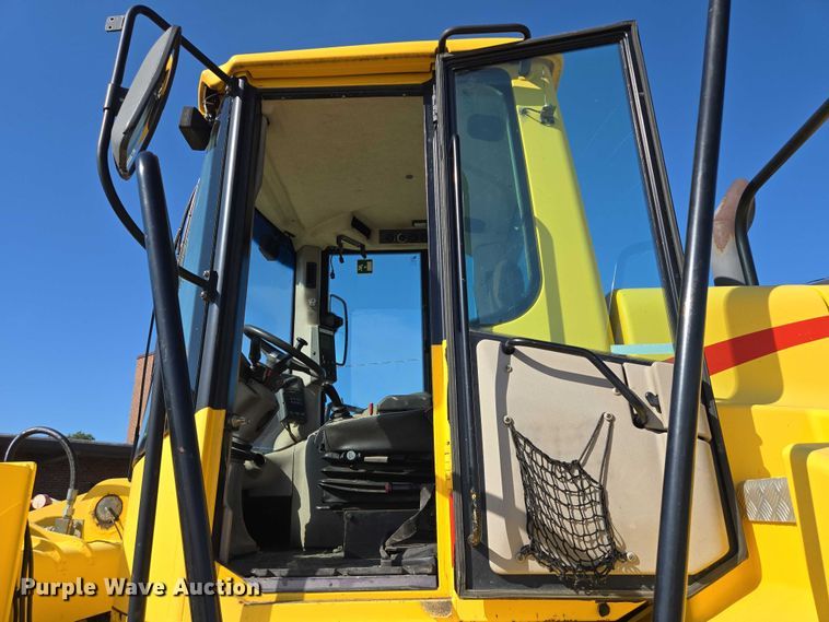 image for item DY1199 2005 New Holland LW230.B wheel loader