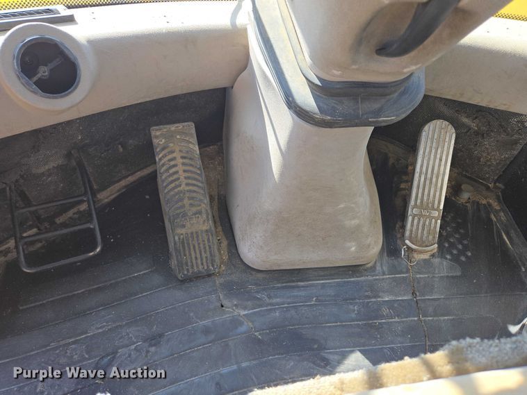 image for item DY1199 2005 New Holland LW230.B wheel loader