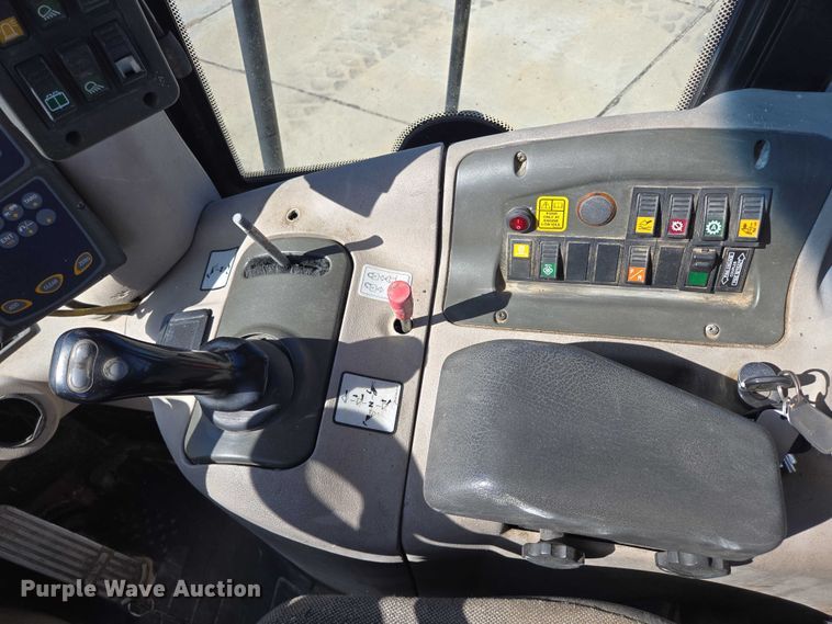 image for item DY1199 2005 New Holland LW230.B wheel loader