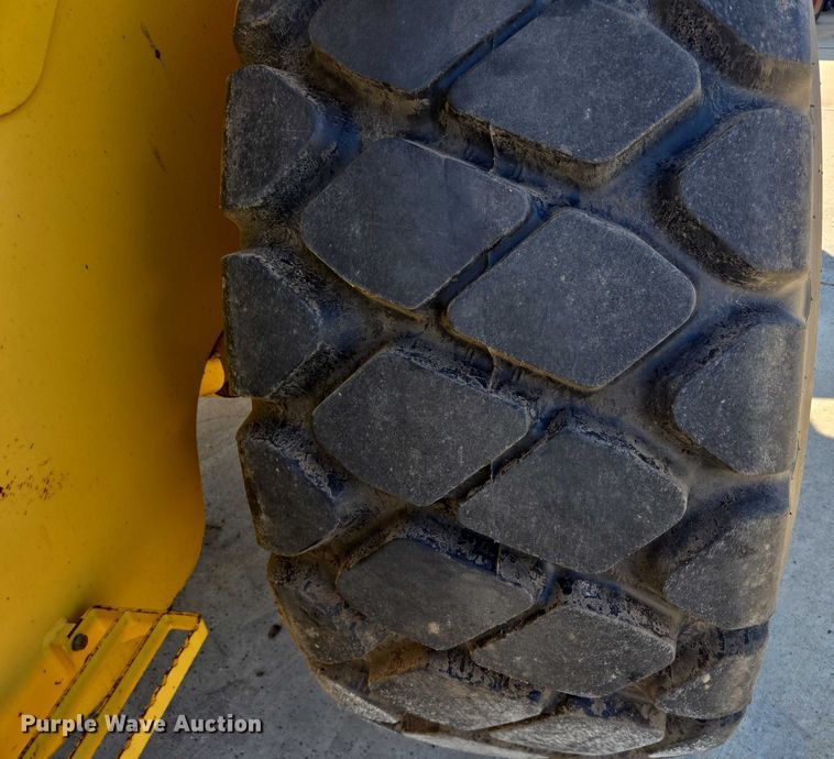image for item DY1199 2005 New Holland LW230.B wheel loader