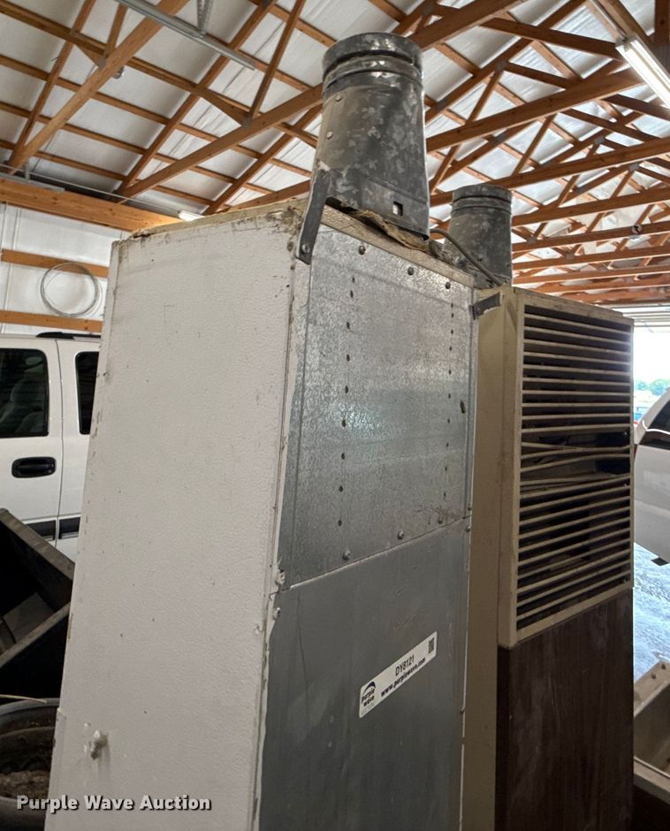 image for item DY8121 (2) heaters