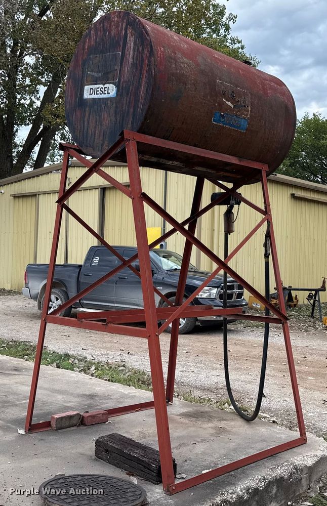 image for item DY8127 Fuel tank