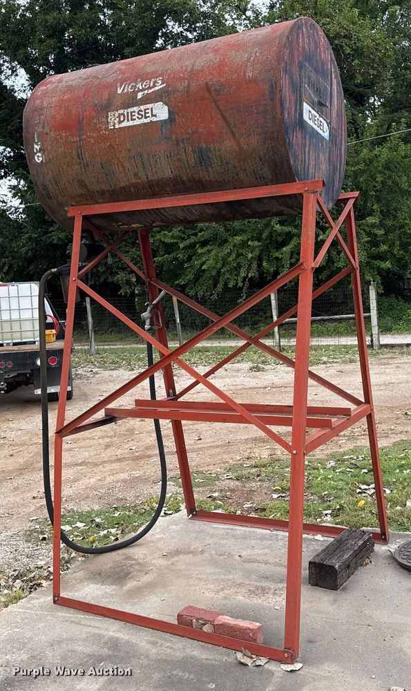 image for item DY8127 Fuel tank