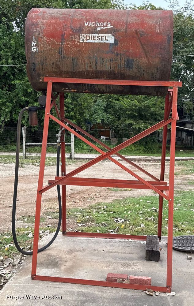 image for item DY8127 Fuel tank