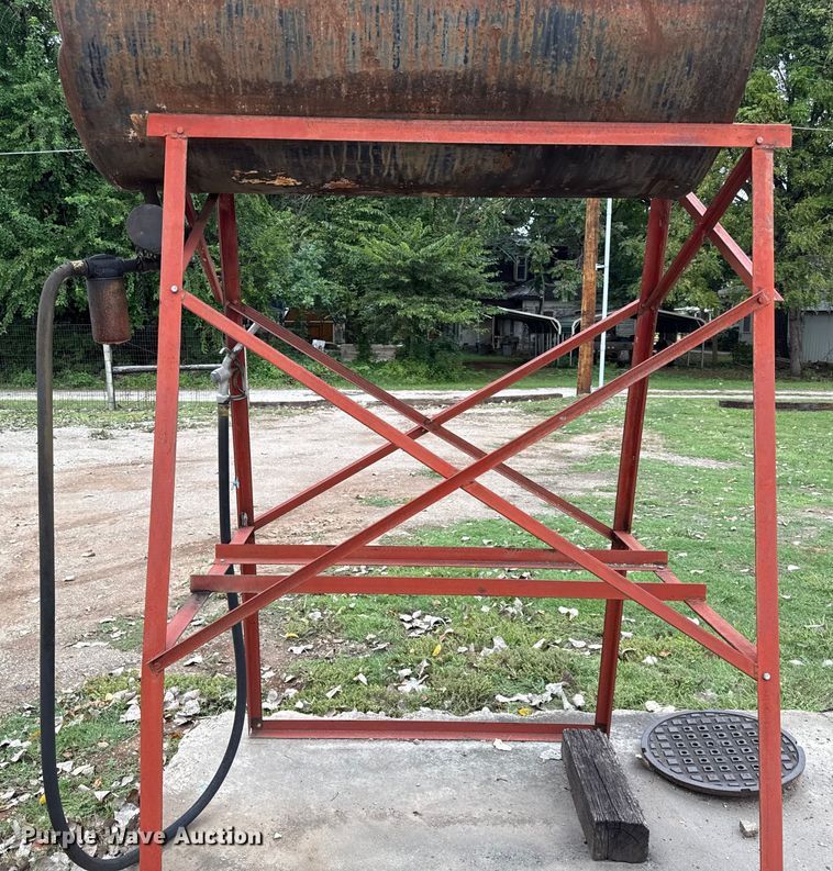 image for item DY8127 Fuel tank