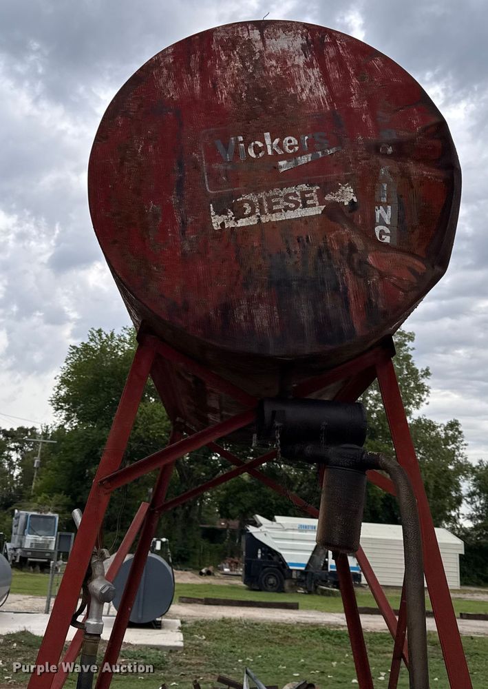 image for item DY8127 Fuel tank