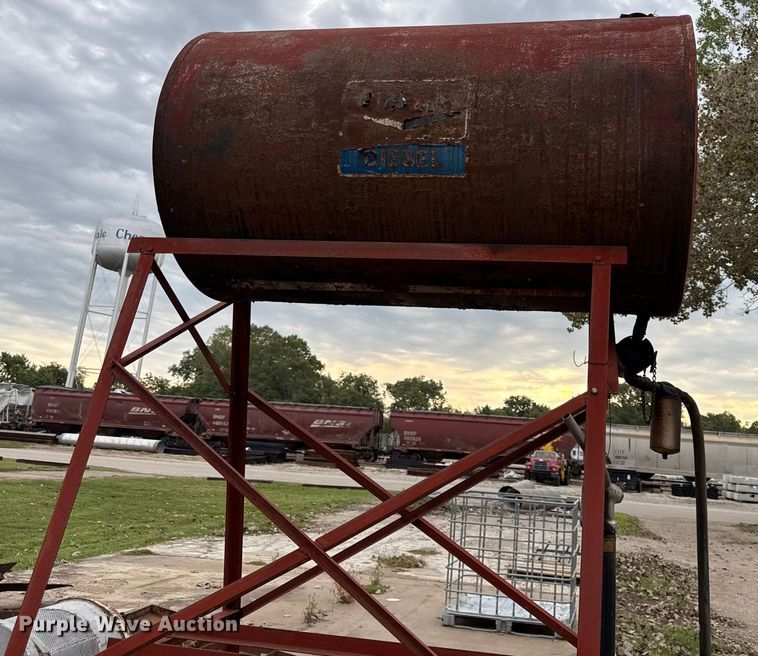 image for item DY8127 Fuel tank