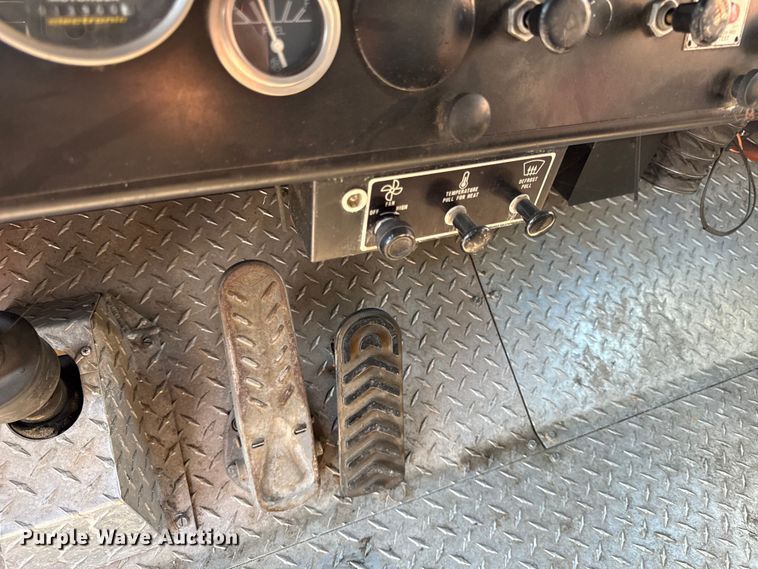 image for item DZ4268 1982 American LaFrance pumper fire truck