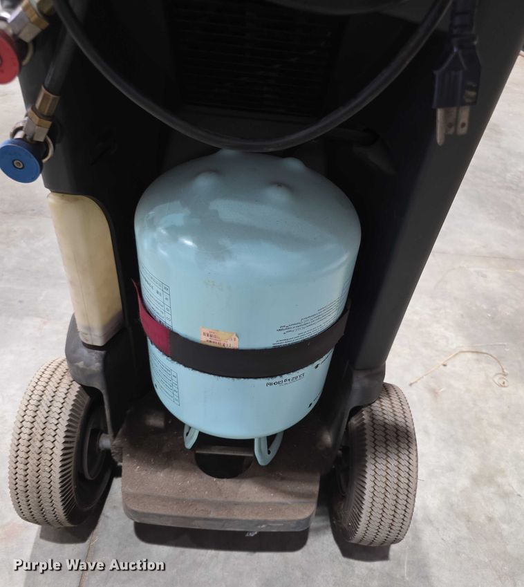 image for item DZ6290 2006 Robinair 34700Z  reclaimer