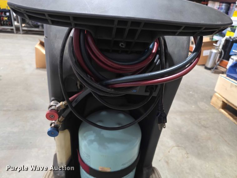 image for item DZ6290 2006 Robinair 34700Z  reclaimer