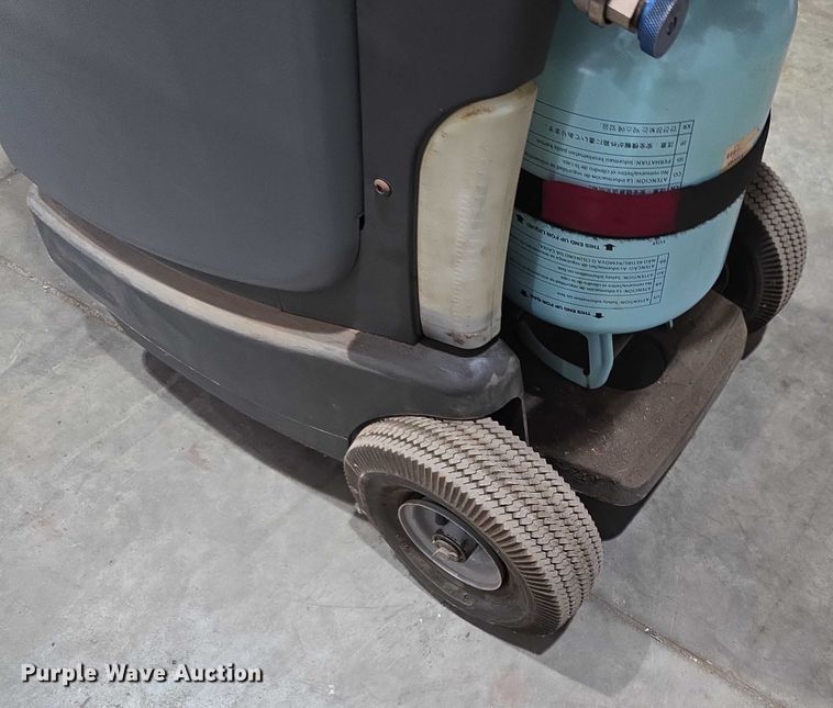 image for item DZ6290 2006 Robinair 34700Z  reclaimer