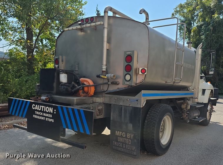 image for item DZ6294 2014 International  7300 tank truck