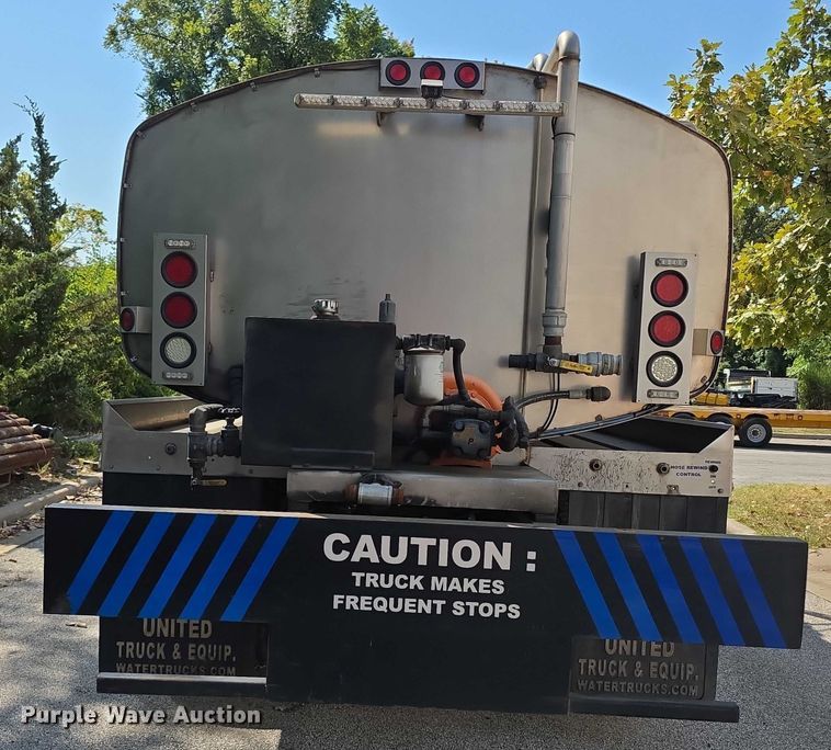 image for item DZ6294 2014 International  7300 tank truck