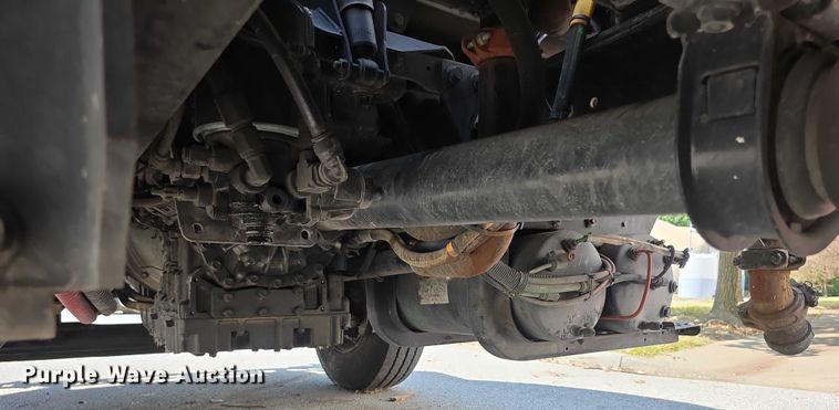 image for item DZ6294 2014 International  7300 tank truck