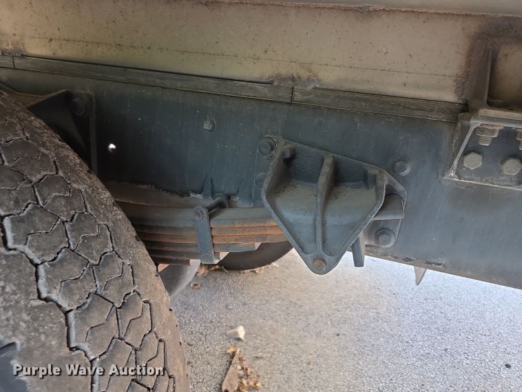 image for item DZ6294 2014 International  7300 tank truck