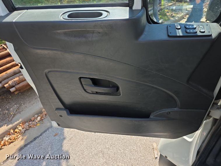 image for item DZ6294 2014 International  7300 tank truck