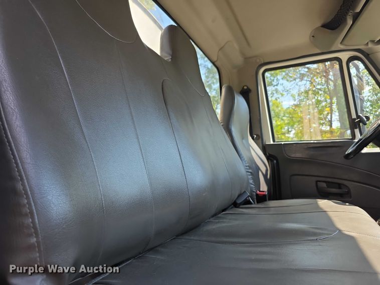 image for item DZ6294 2014 International  7300 tank truck