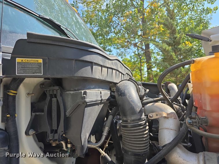 image for item DZ6294 2014 International  7300 tank truck