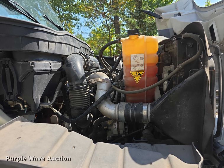 image for item DZ6294 2014 International  7300 tank truck