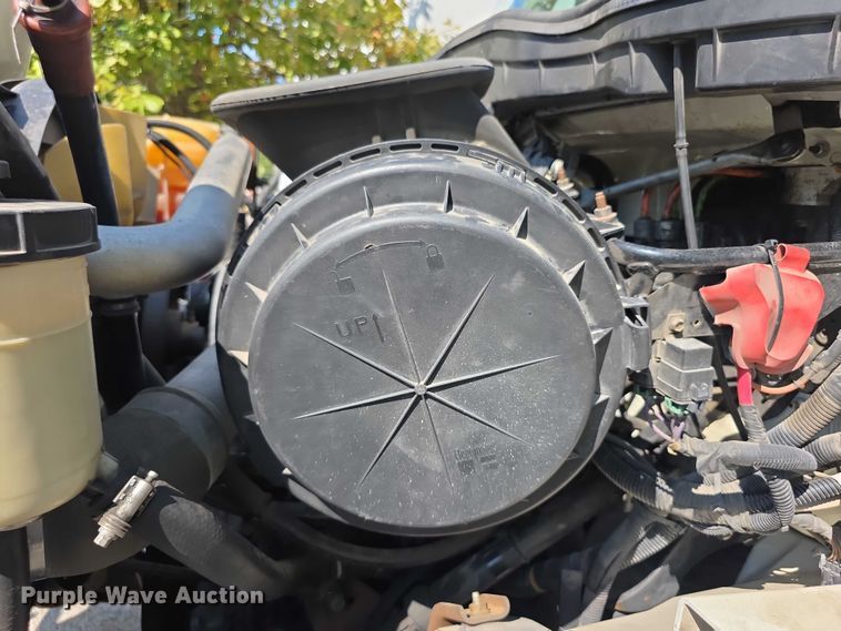 image for item DZ6294 2014 International  7300 tank truck