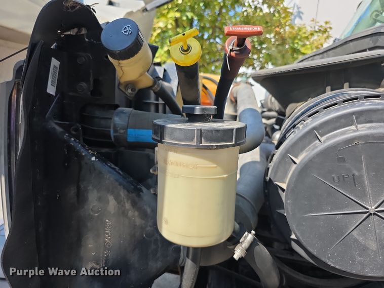 image for item DZ6294 2014 International  7300 tank truck