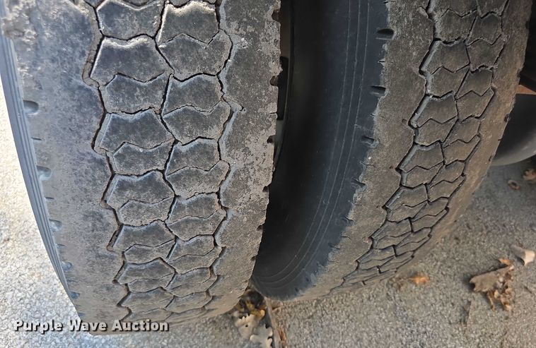 image for item DZ6294 2014 International  7300 tank truck