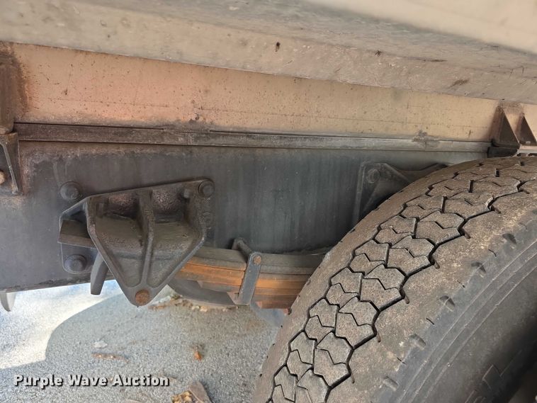 image for item DZ6294 2014 International  7300 tank truck