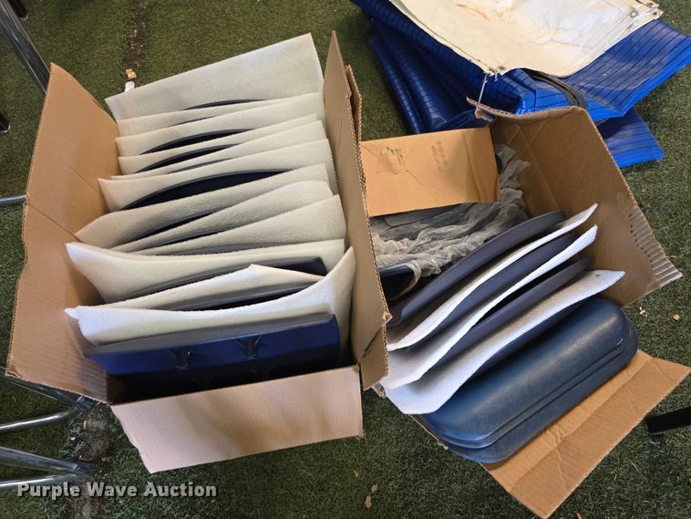 image for item DZ6337 Desk and chairs