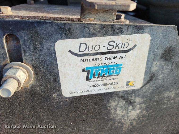 image for item DZ6494 2002 Freightliner FC70 street sweeper truck