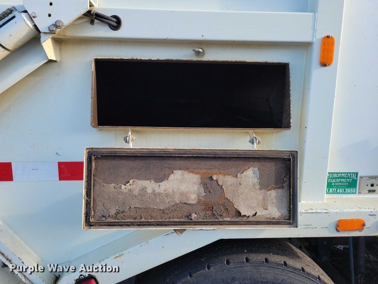 image for item DZ6494 2002 Freightliner FC70 street sweeper truck