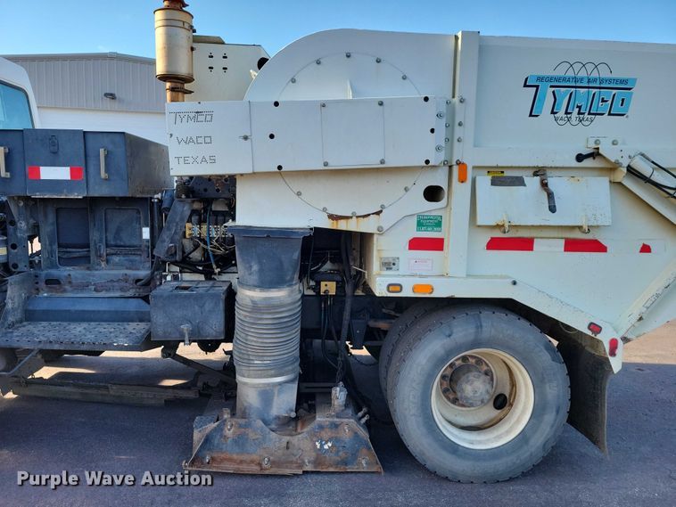 image for item DZ6494 2002 Freightliner FC70 street sweeper truck