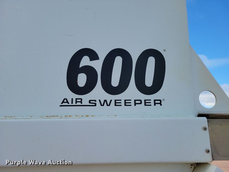 image for item DZ6494 2002 Freightliner FC70 street sweeper truck