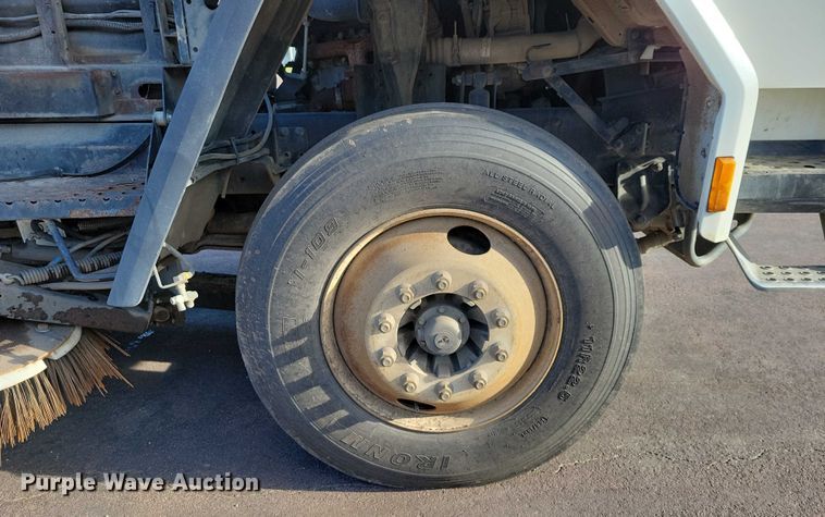 image for item DZ6494 2002 Freightliner FC70 street sweeper truck