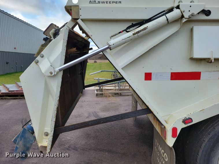 image for item DZ6494 2002 Freightliner FC70 street sweeper truck