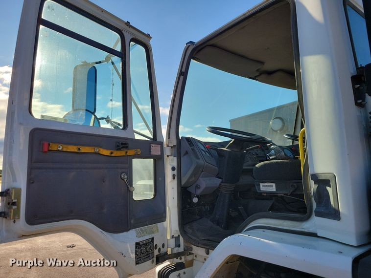 image for item DZ6494 2002 Freightliner FC70 street sweeper truck