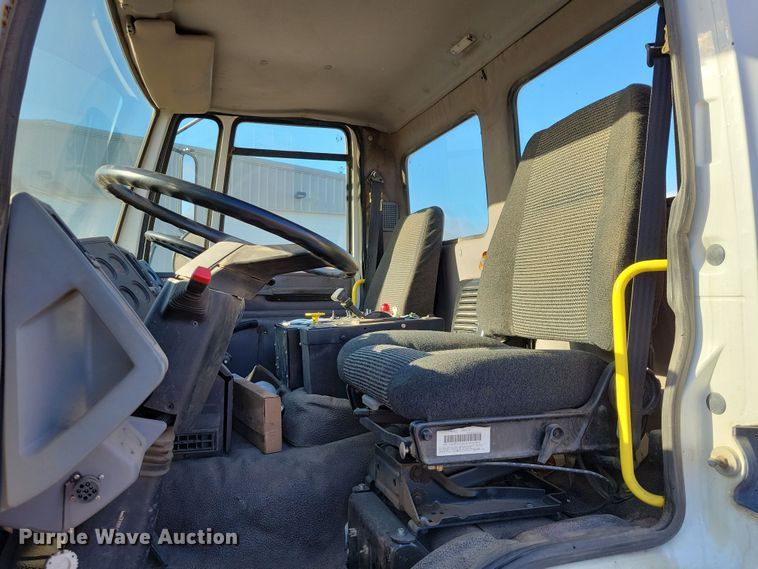 image for item DZ6494 2002 Freightliner FC70 street sweeper truck