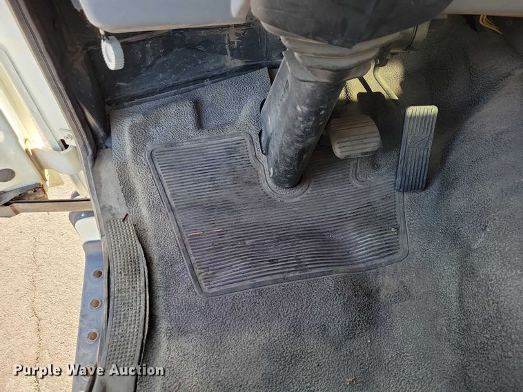 image for item DZ6494 2002 Freightliner FC70 street sweeper truck