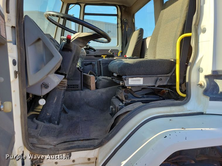 image for item DZ6494 2002 Freightliner FC70 street sweeper truck