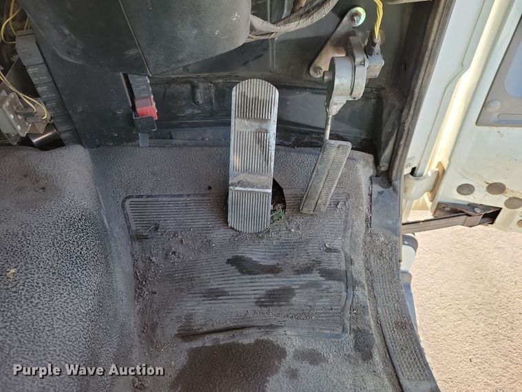 image for item DZ6494 2002 Freightliner FC70 street sweeper truck