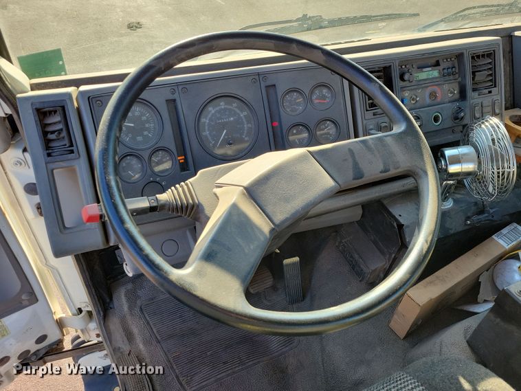 image for item DZ6494 2002 Freightliner FC70 street sweeper truck