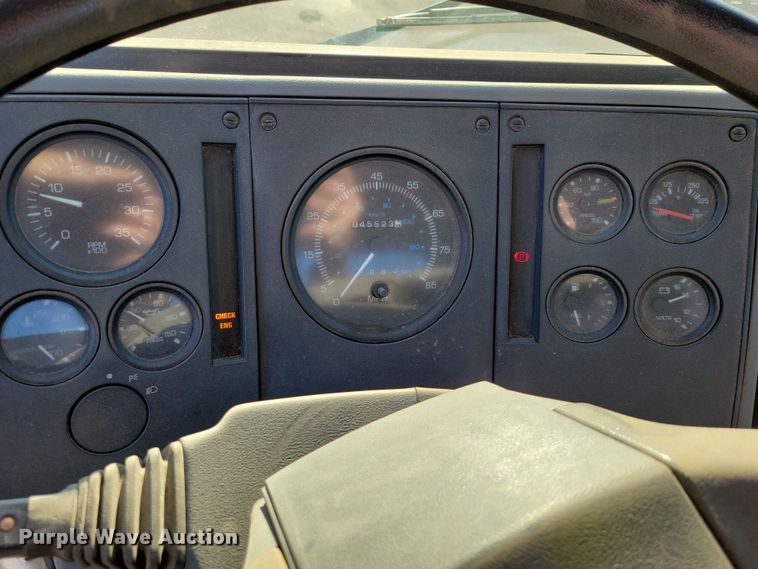 image for item DZ6494 2002 Freightliner FC70 street sweeper truck