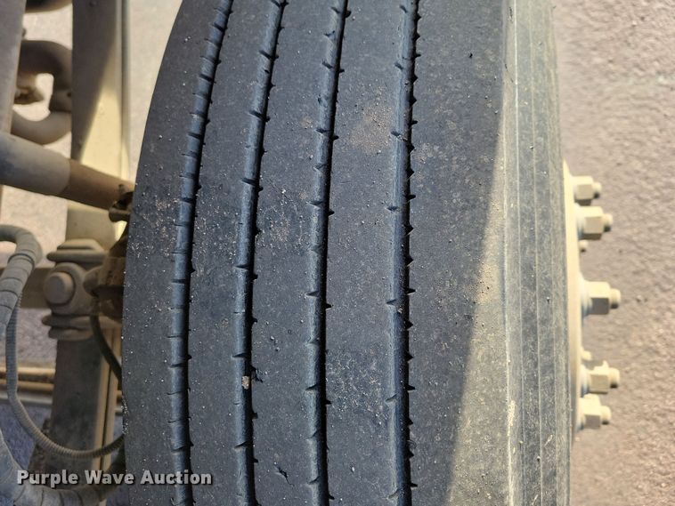 image for item DZ6494 2002 Freightliner FC70 street sweeper truck