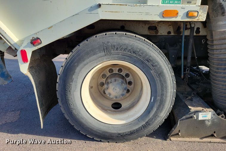 image for item DZ6494 2002 Freightliner FC70 street sweeper truck