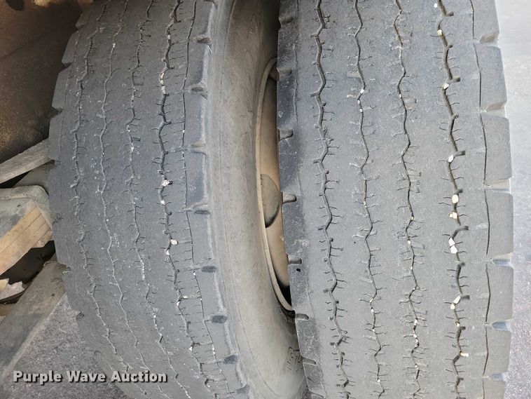 image for item DZ6494 2002 Freightliner FC70 street sweeper truck