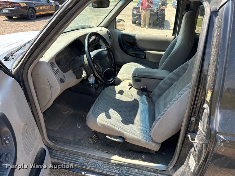 image for item DZ8968 1999 Ford Ranger SuperCab pickup truck