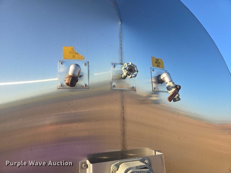 image for item EB1016 1995 Stainless Tank and Equipment tank trailer